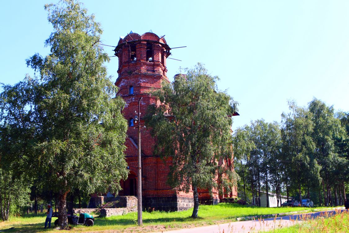 Церковь Петра Афонского и Ольги равноапостольной, Морье (Всеволожский район, Ленинградская область). фасады