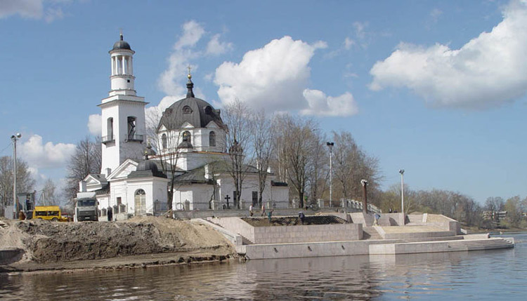 Усть-Ижора. Церковь Александра Невского в Усть-Ижоре. общий вид в ландшафте