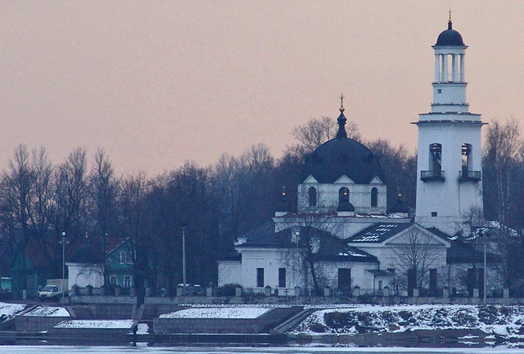 Усть-Ижора. Церковь Александра Невского в Усть-Ижоре. общий вид в ландшафте