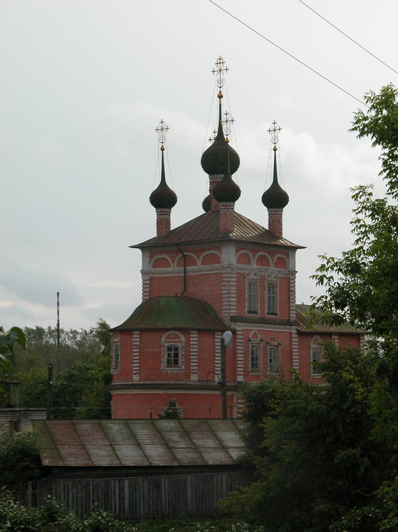 Церковь Илии Пророка, Кашин (Кашинский городской округ, Тверская область). фасады, Вид от Христорождественской церкви