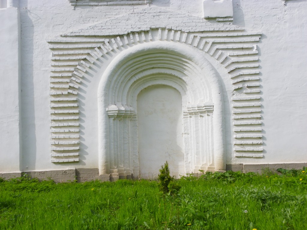 Церковь Троицы Живоначальной, Старая Русса (Старорусский район, Новгородская область). архитектурные детали, Портал