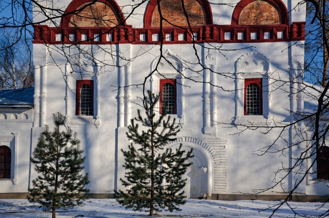 Старая Русса. Церковь Троицы Живоначальной. архитектурные детали