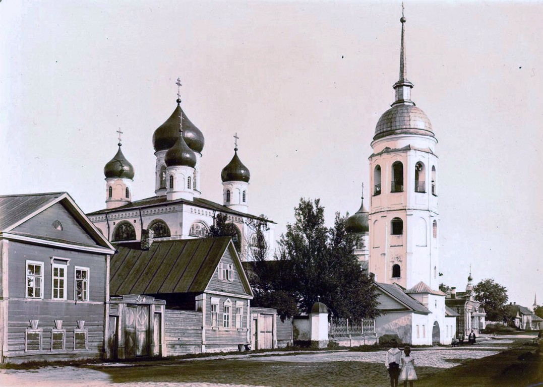 Церковь Троицы Живоначальной, Старая Русса (Старорусский район, Новгородская область). архивная фотография, Фотоснимок с дореволюционной фотографии.