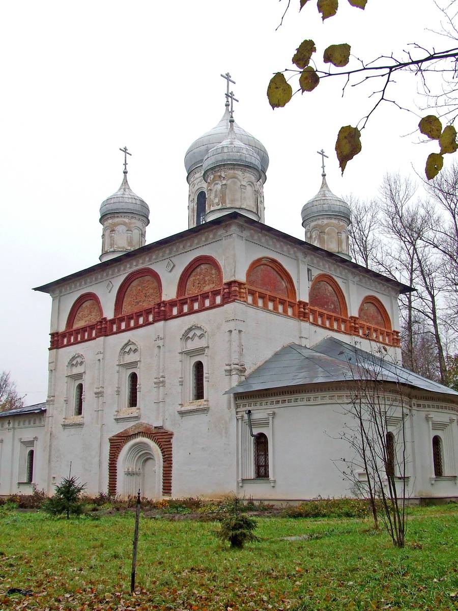 фасады. Церковь Троицы Живоначальной, Старая Русса (Старорусский район, Новгородская область)