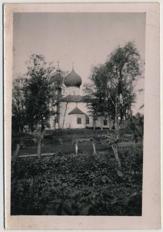 Церковь Георгия Победоносца, Старая Русса (Старорусский район, Новгородская область). архивная фотография, Редкий ракурс со стороны абсиды. Фото 1942 г. с аукциона e-bay.de