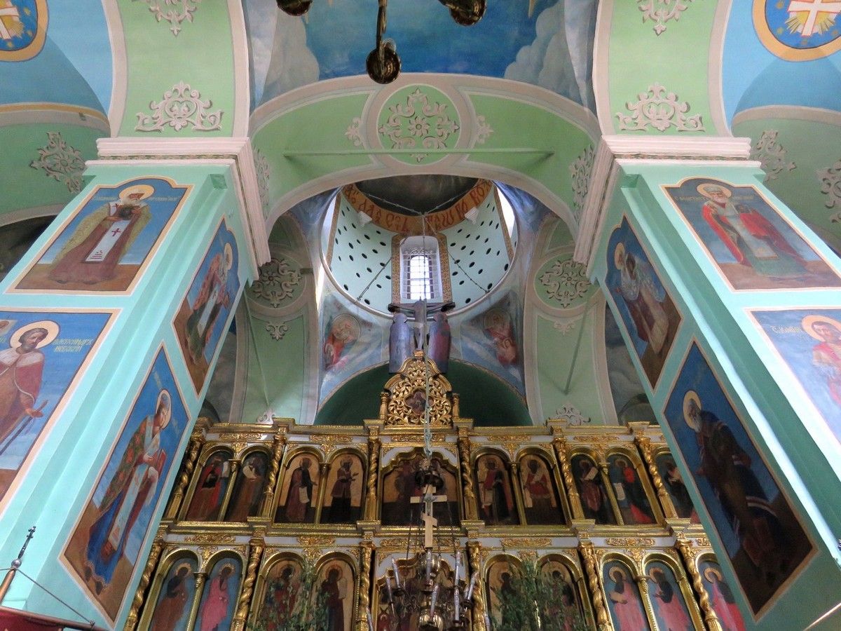 Церковь Георгия Победоносца, Старая Русса (Старорусский район, Новгородская область). интерьер и убранство