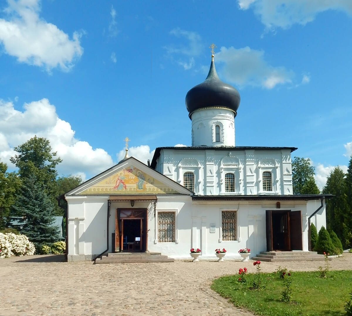 Церковь Георгия Победоносца, Старая Русса (Старорусский район, Новгородская область). фасады