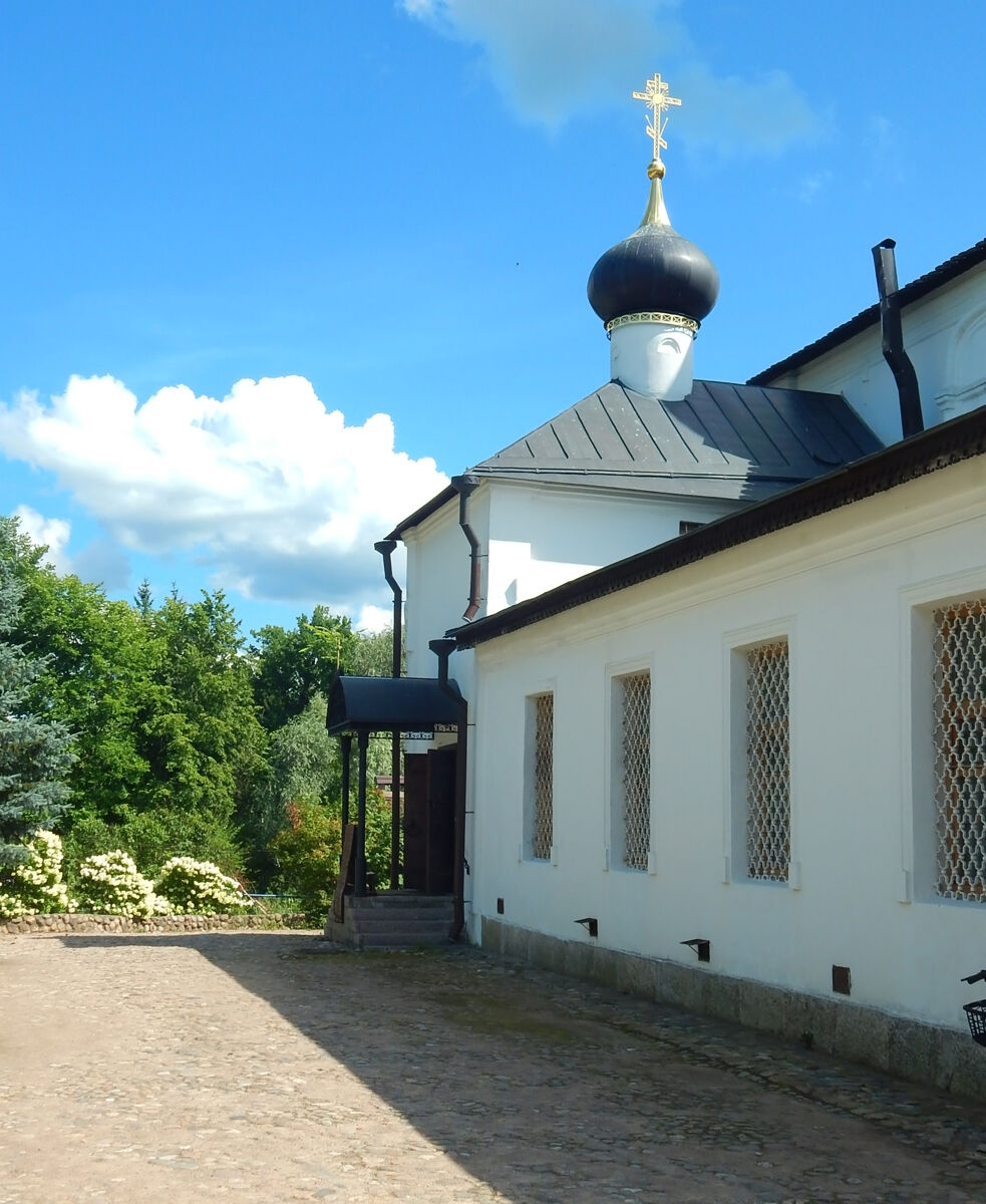 Церковь Георгия Победоносца, Старая Русса (Старорусский район, Новгородская область). архитектурные детали