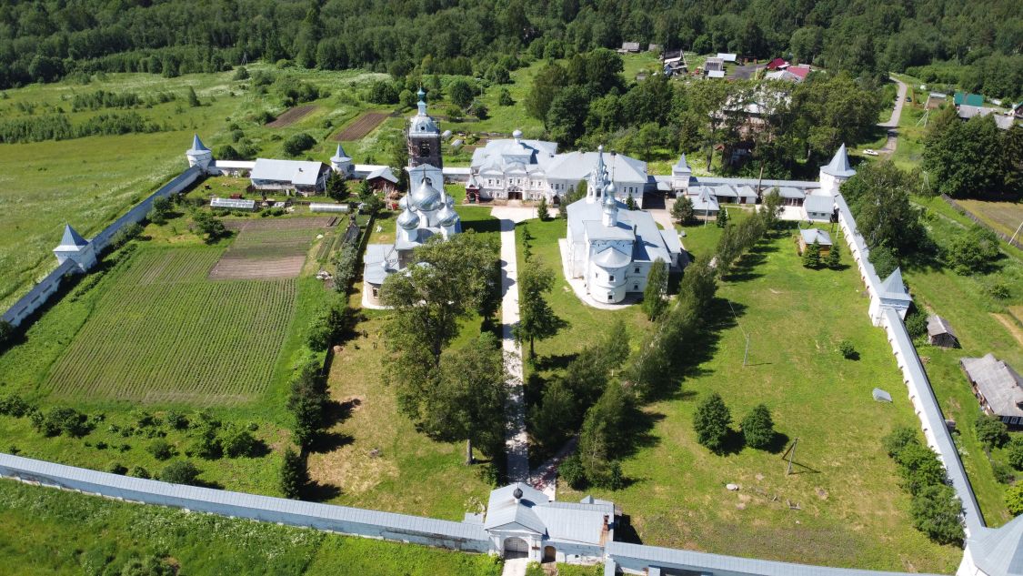 Улейма. Николо-Улейминский монастырь. общий вид в ландшафте