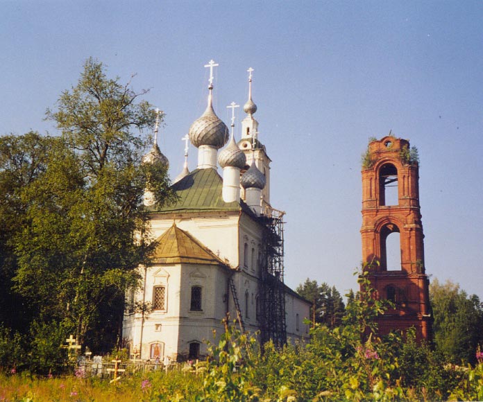 Церковь Михаила Архангела, Архангельское (Угличский район, Ярославская область). общий вид в ландшафте