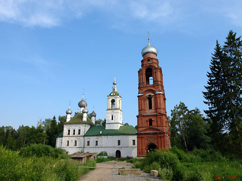 Церковь Михаила Архангела, Архангельское (Угличский район, Ярославская область). общий вид в ландшафте