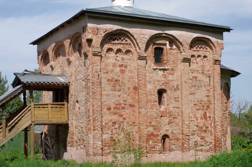 Церковь Мины великомученика, Старая Русса (Старорусский район, Новгородская область). фасады, Кладка южной стены крупным планом
