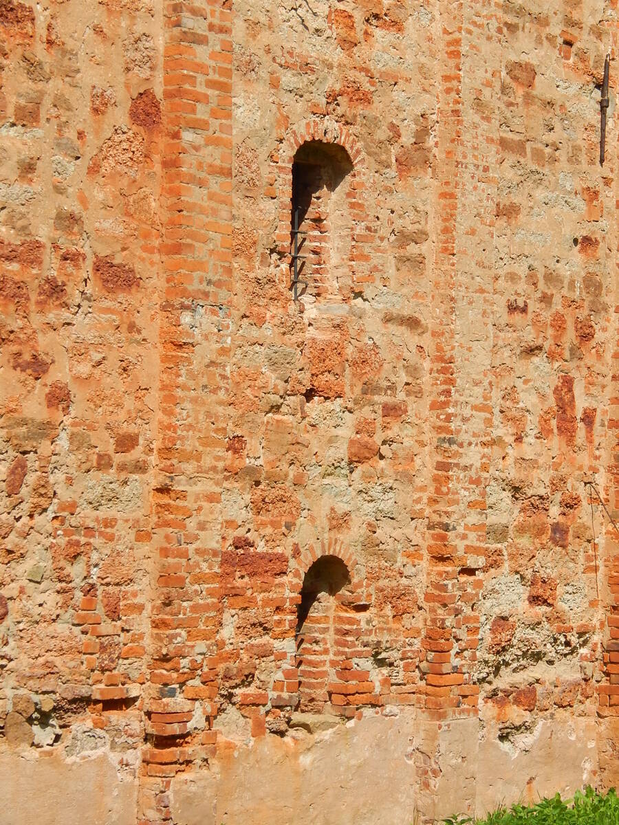 Церковь Мины великомученика, Старая Русса (Старорусский район, Новгородская область). архитектурные детали