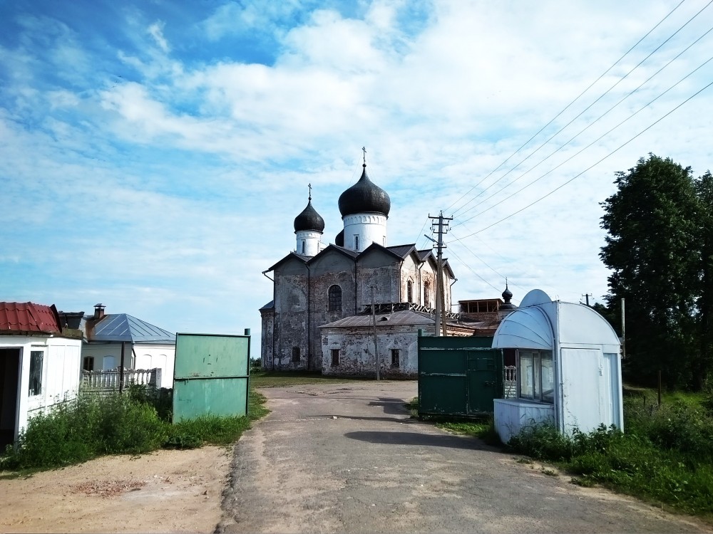 Троицкий Михаило-Клопский монастырь, Сельцо (Новгородский район, Новгородская область). фасады