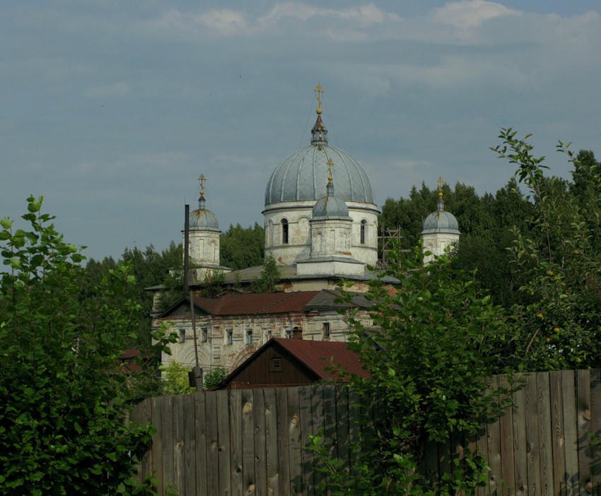 Галич. Николаевский Староторжский монастырь. общий вид в ландшафте