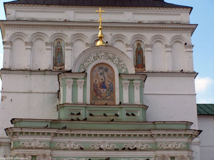 Троице-Сергиева Лавра, Сергиев Посад (Сергиево-Посадский городской округ, Московская область). дополнительная информация, Святые (Красные) ворота