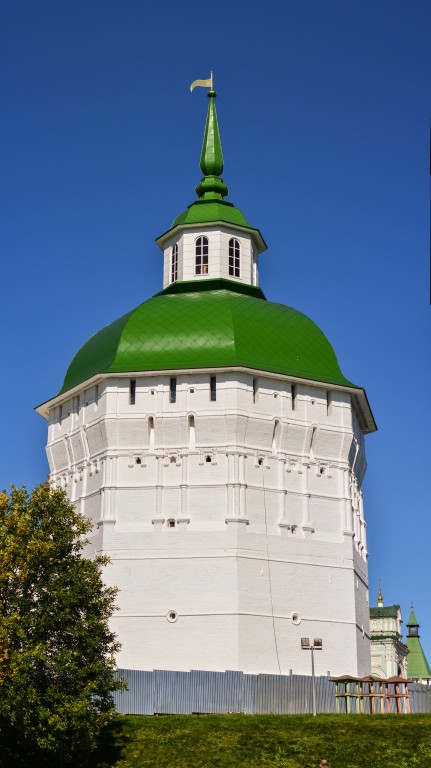 Троице-Сергиева Лавра, Сергиев Посад (Сергиево-Посадский городской округ, Московская область). дополнительная информация, Пятницкая башня