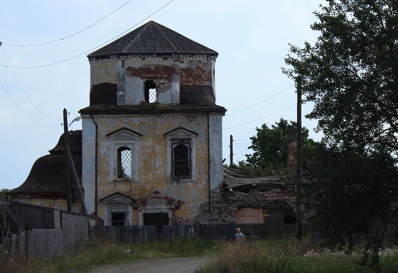 Церковь Покрова Пресвятой Богородицы, Белозерск (Белозерский район, Вологодская область). фасады, Вид с севера, от церкви Пророка Илии