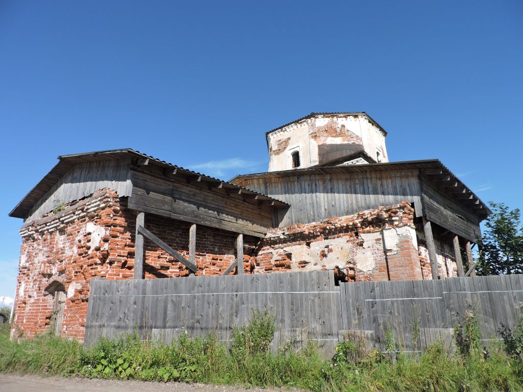 Белозерск. Церковь Покрова Пресвятой Богородицы. фасады