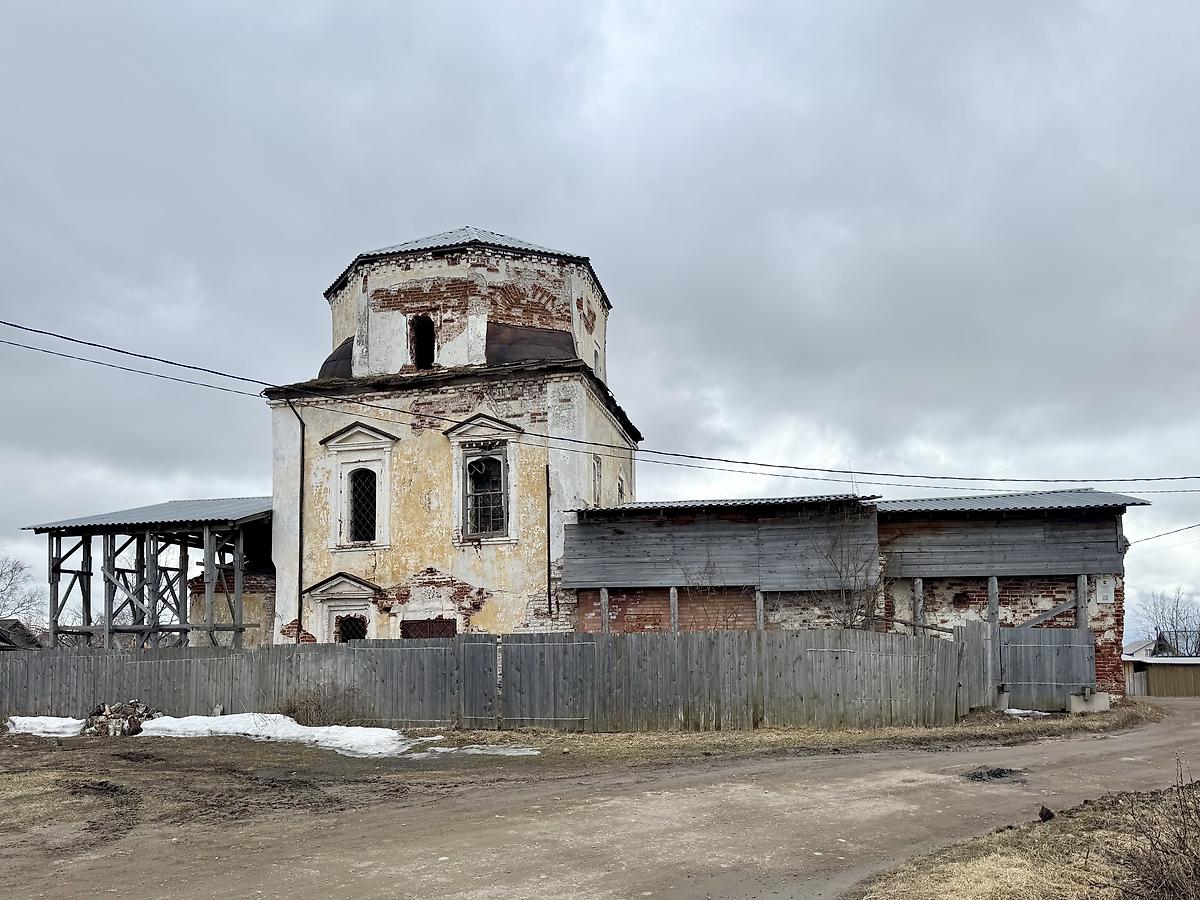 Вид с севера, фасады. Церковь Покрова Пресвятой Богородицы, Белозерск (Белозерский район, Вологодская область)