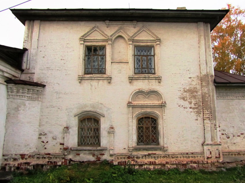 Церковь Петра и Павла, Белозерск (Белозерский район, Вологодская область). архитектурные детали, южный фасад (фрагмент)