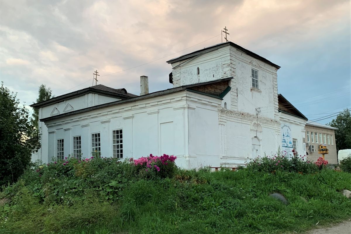 Белозерск. Церковь Петра и Павла. фасады