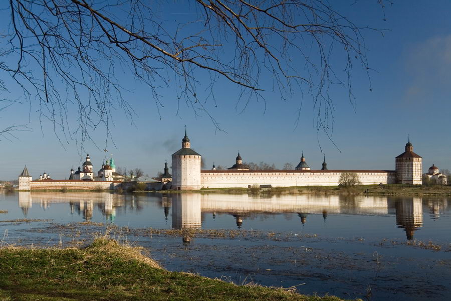 Кирилло-Белозерский монастырь, Кириллов (Кирилловский район, Вологодская область). общий вид в ландшафте