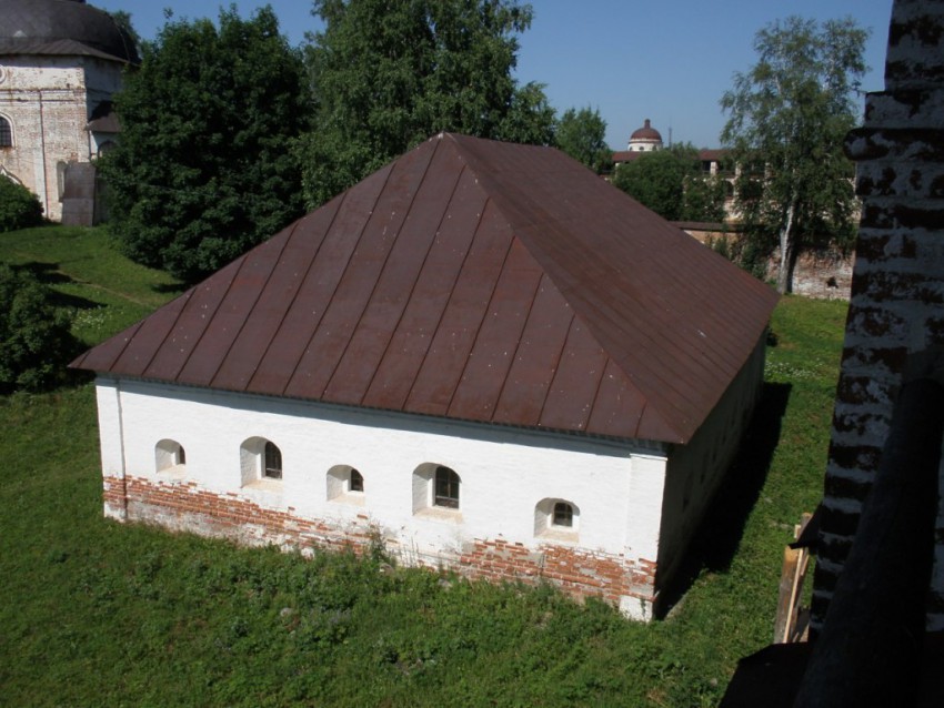 Кирилло-Белозерский монастырь, Кириллов (Кирилловский район, Вологодская область). архитектурные детали, Малая больничная палата (1730-е гг.), вид с юга