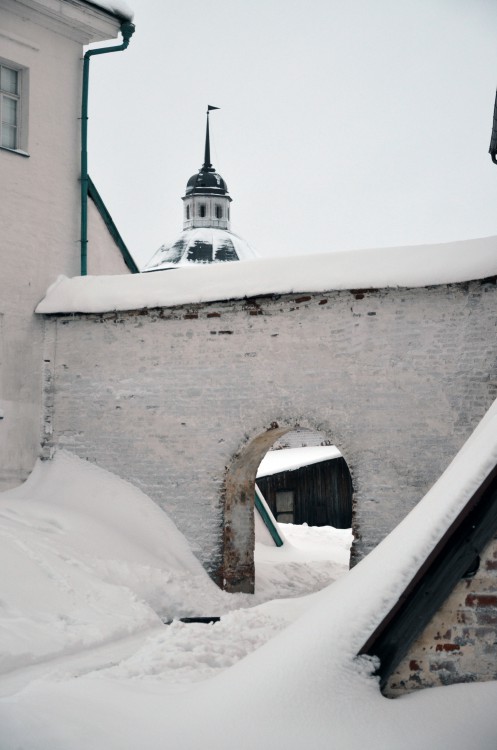 Кириллов. Кирилло-Белозерский монастырь. архитектурные детали, монастырь зимой