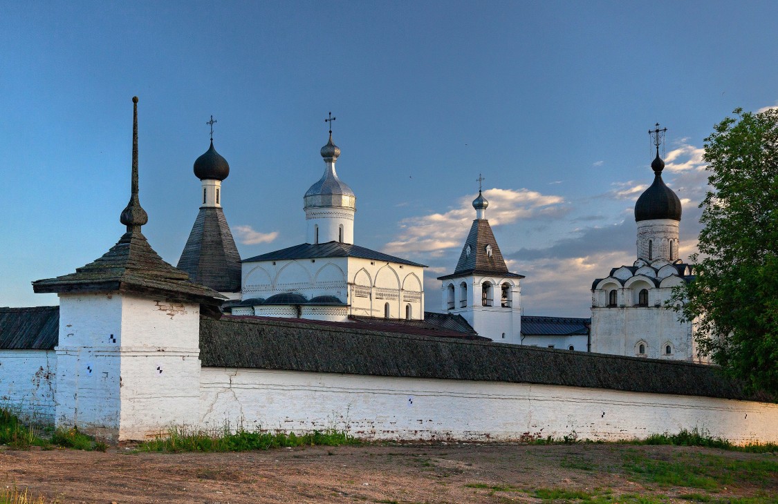 Ферапонтово. Ферапонтов монастырь. фасады