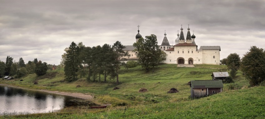 Ферапонтово. Ферапонтов монастырь. общий вид в ландшафте