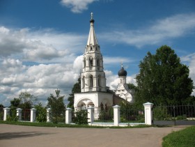 Поярково. Церковь Рождества Пресвятой Богородицы