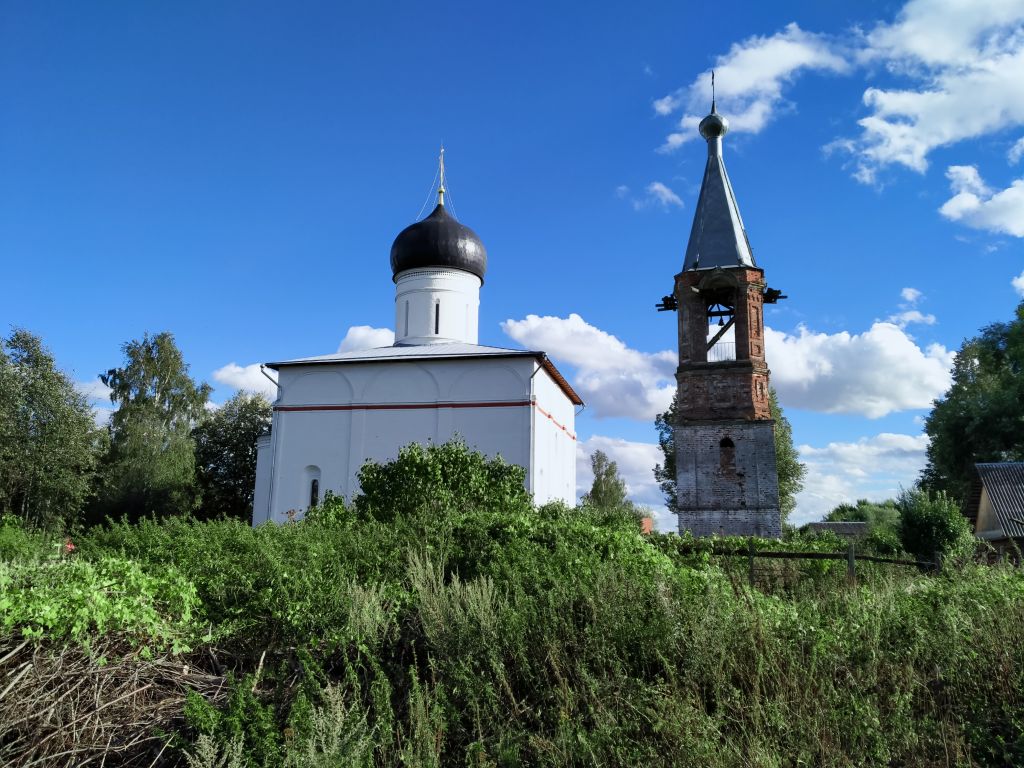 Пустынь. Собор Рождества Пресвятой Богородицы в Медведевой пустыни. фасады