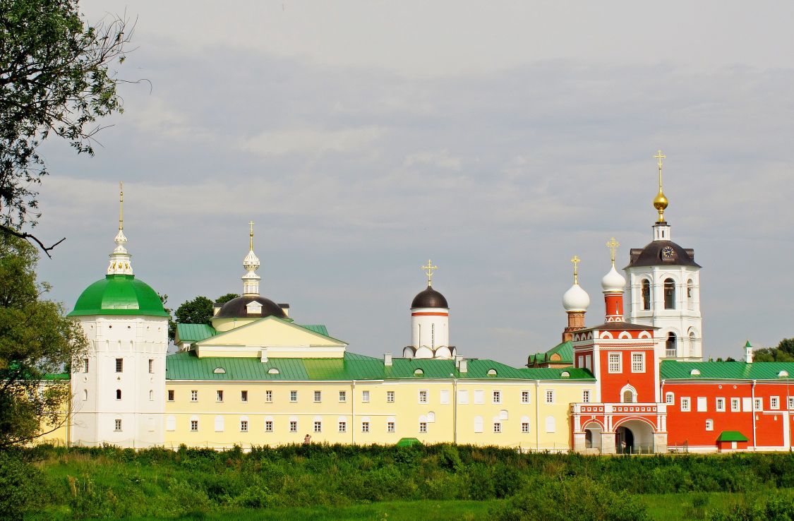 Луговой. Николо-Пешношский монастырь. фасады, Вид на монастырь с западной стороны.