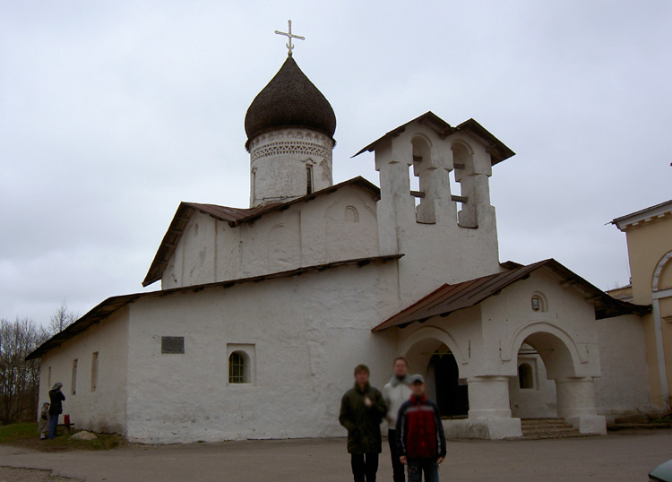 Псков. Старовознесенский монастырь. Церковь Вознесения Господня. фасады