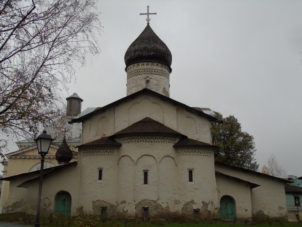 Псков. Старовознесенский монастырь. Церковь Вознесения Господня. фасады