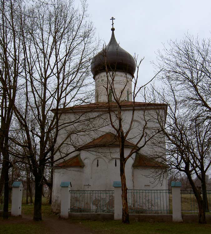 Псков. Церковь Георгия Победоносца со Взвоза. фасады