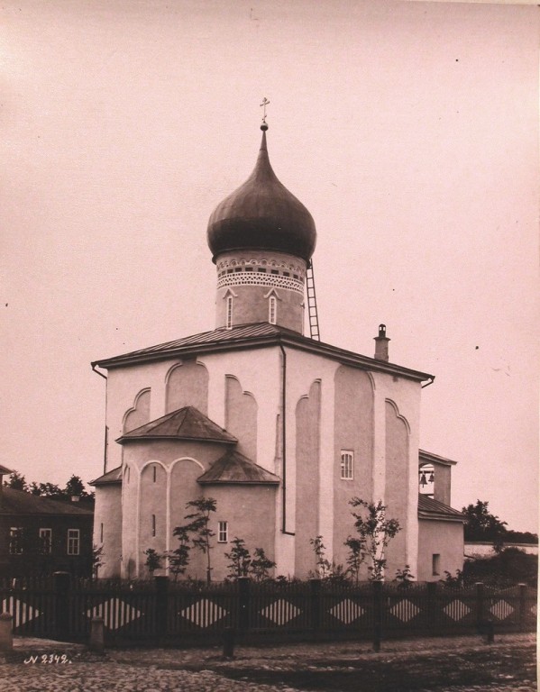 Церковь Георгия Победоносца со Взвоза, Псков (Псков, город, Псковская область). архивная фотография, Фото с сайта http://andcvet.narod.ru