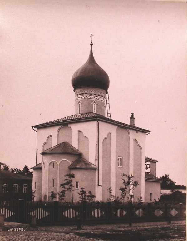 Псков. Церковь Георгия Победоносца со Взвоза. архивная фотография, Фото с сайта http://andcvet.narod.ru