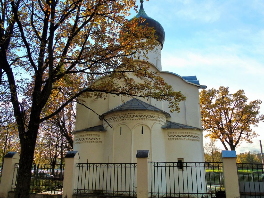 Псков. Церковь Георгия Победоносца со Взвоза. фасады