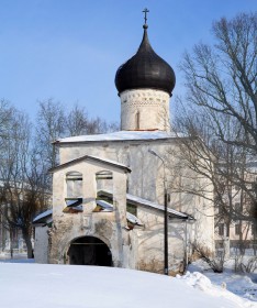 Псков. Церковь Георгия Победоносца со Взвоза