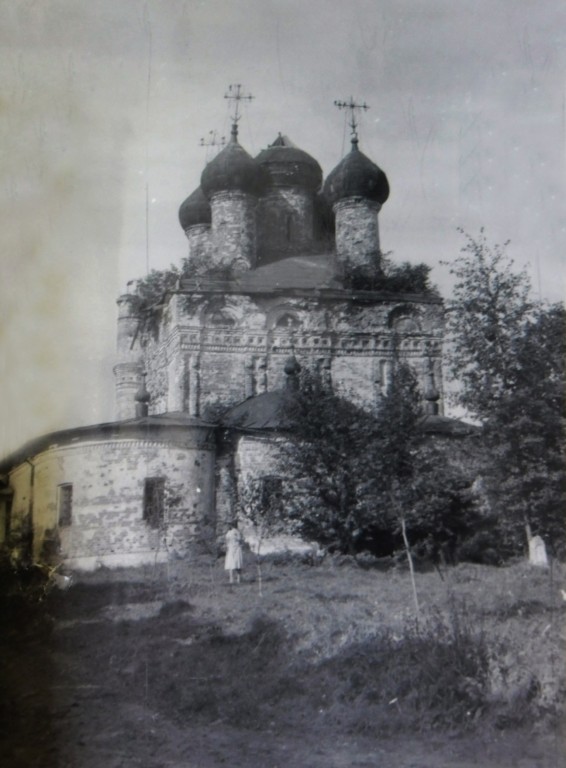 Церковь Николая Чудотворца, Батюшково (Дмитровский городской округ, Московская область). архивная фотография, Вид храма до реконструкции. Частная коллекция. Фото 1960-х годов