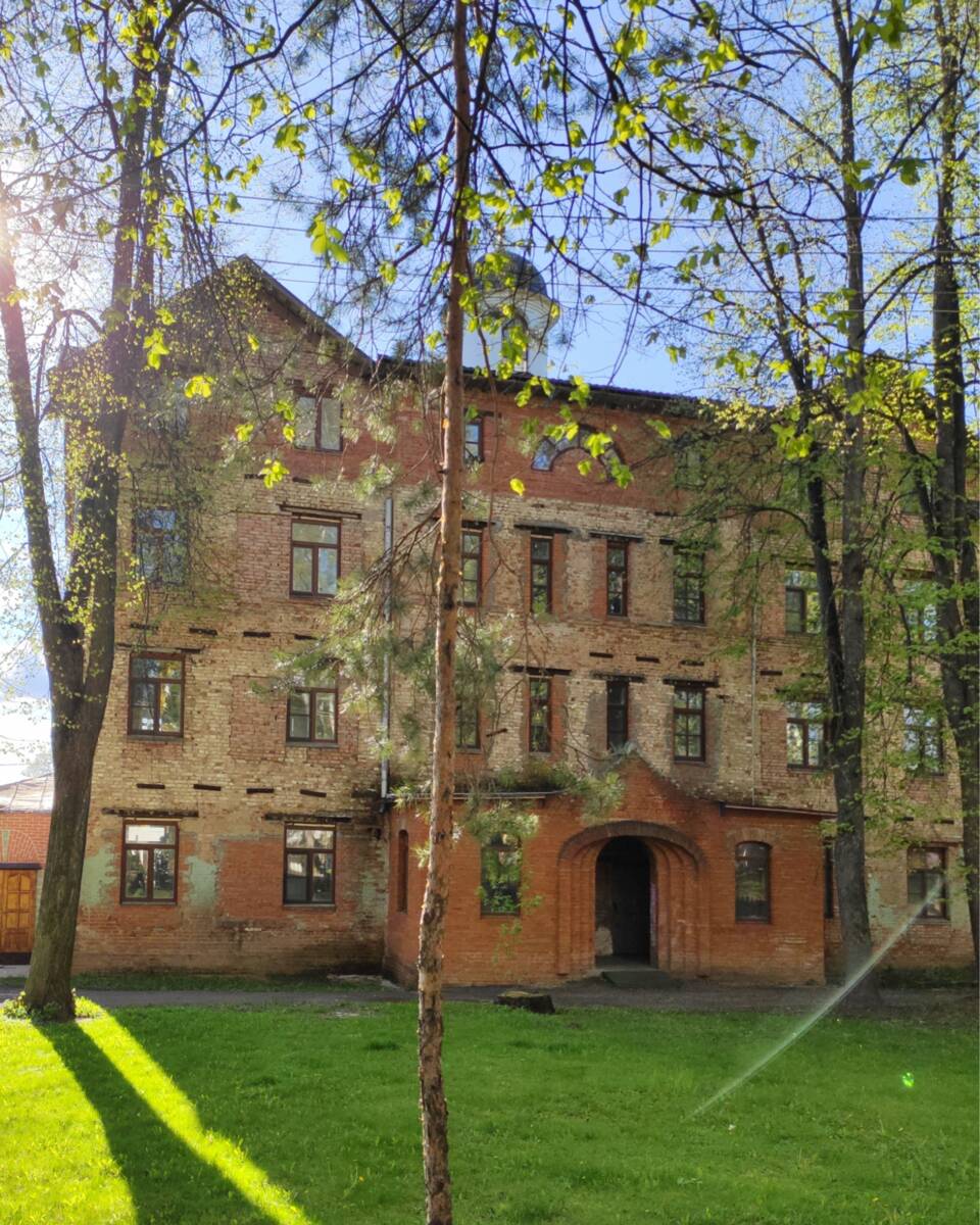 Спасо-Влахернский монастырь, Деденево (Дмитровский городской округ, Московская область). фасады, Игуменский корпус
