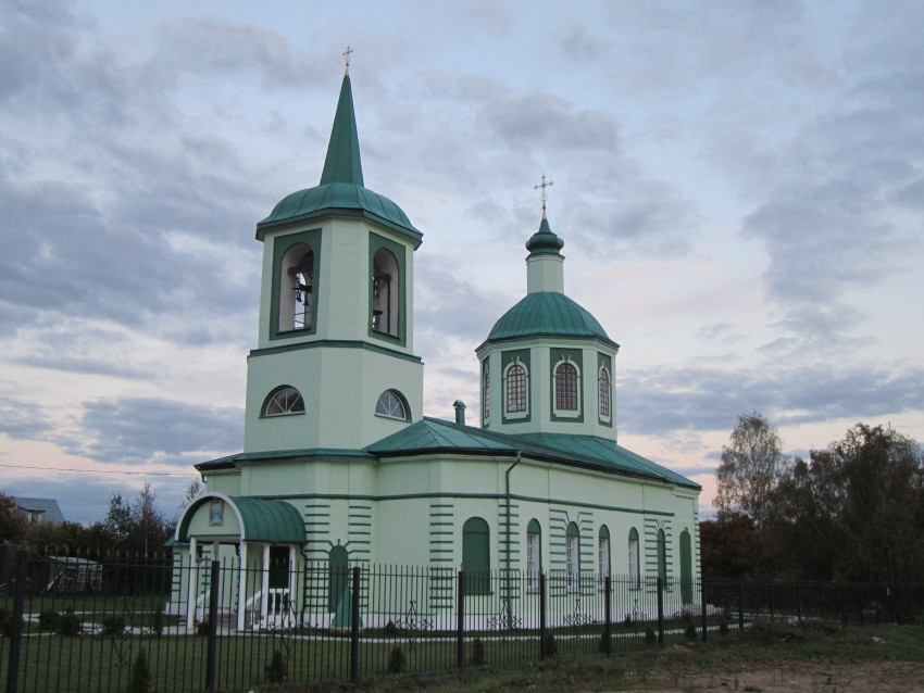 Церковь Сошествия Святого Духа, Дубровки (Дмитровский городской округ, Московская область). фасады