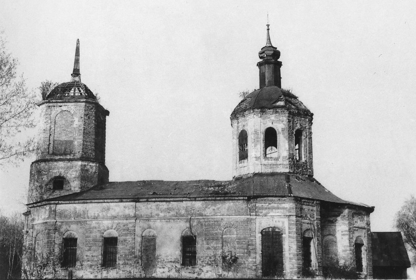 Церковь Сошествия Святого Духа, Дубровки (Дмитровский городской округ, Московская область). фасады