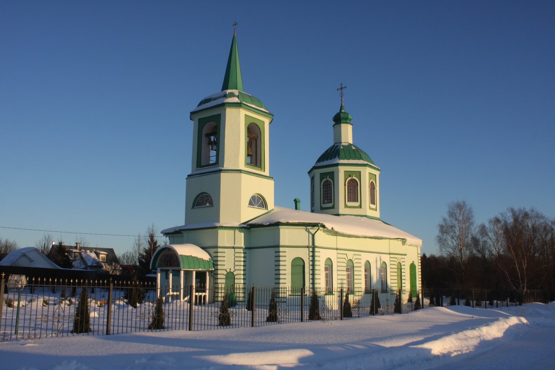 Церковь Сошествия Святого Духа, Дубровки (Дмитровский городской округ, Московская область). фасады