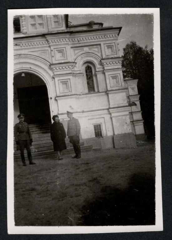 Церковь Троицы Живоначальной, Ивангород (Кингисеппский район, Ленинградская область). архивная фотография, Фрагмент западного фасада. Фото 1943 г. с аукциона e-bay.de