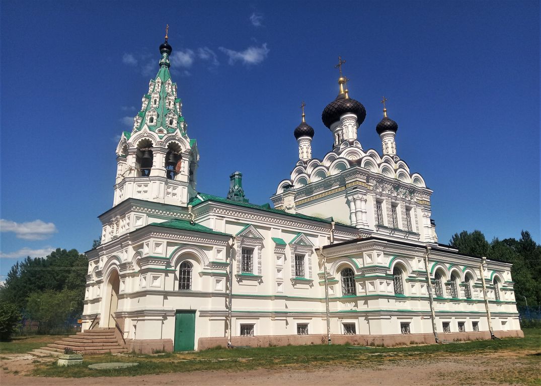 Ивангород. Церковь Троицы Живоначальной. фасады