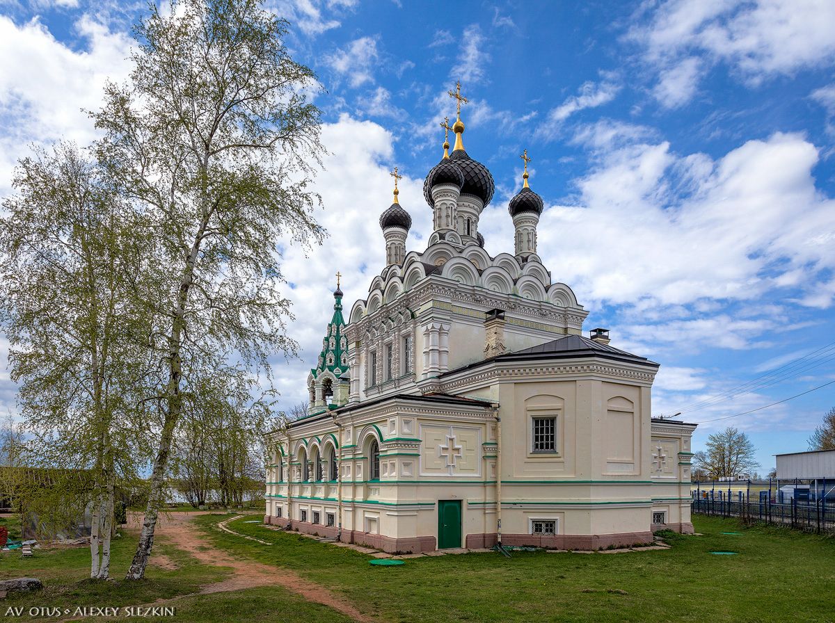 Церковь Троицы Живоначальной, Ивангород (Кингисеппский район, Ленинградская область). фасады