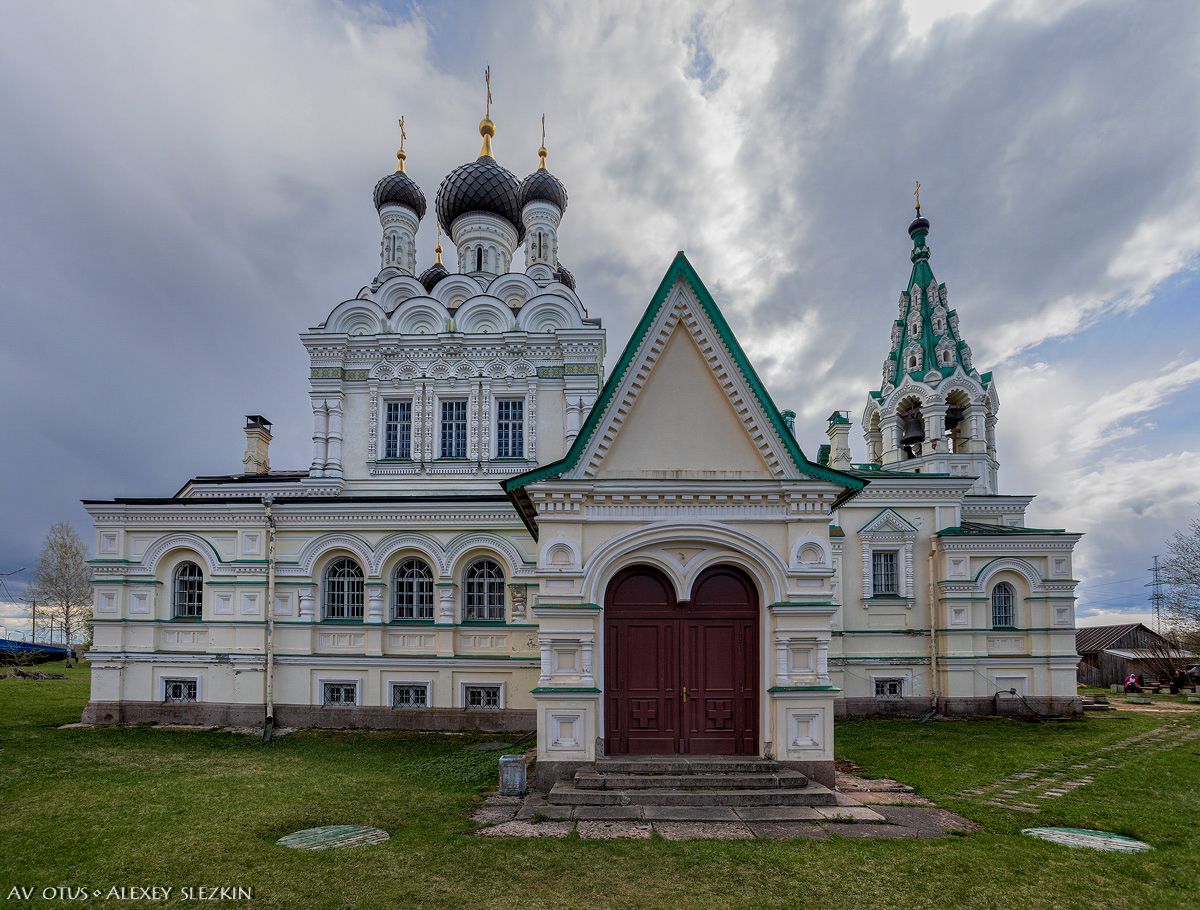 Церковь Троицы Живоначальной, Ивангород (Кингисеппский район, Ленинградская область). фасады